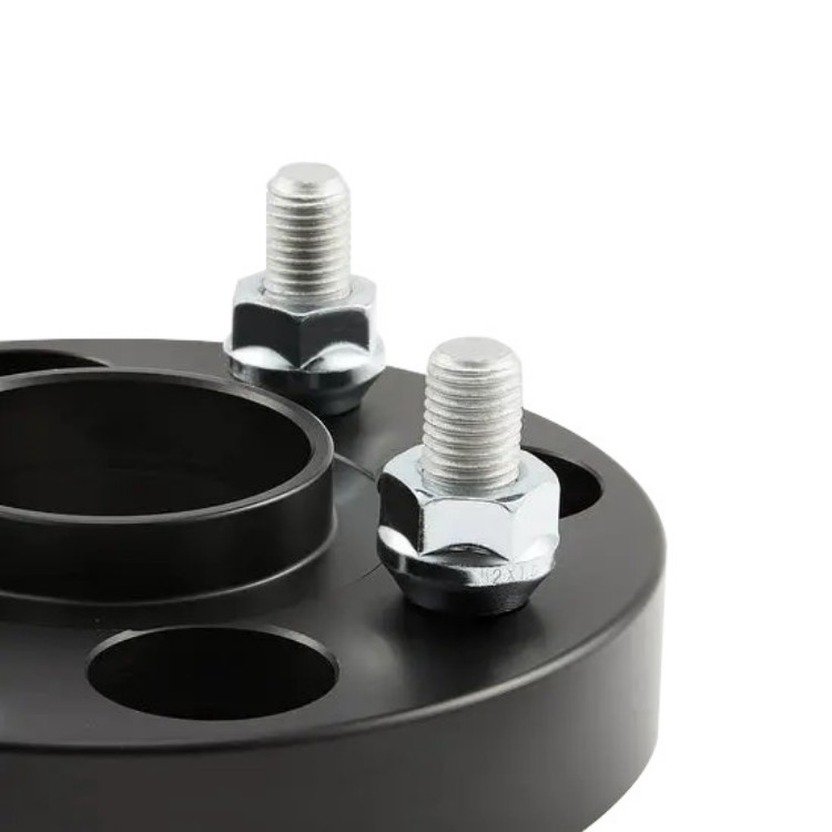 TUV certified wheel spacer adapter for Renault Nissan Toyota installation
